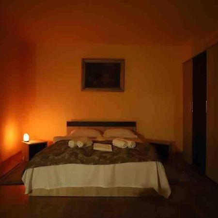 Hbr Friendly Apartment Sighisoara Bagian luar foto
